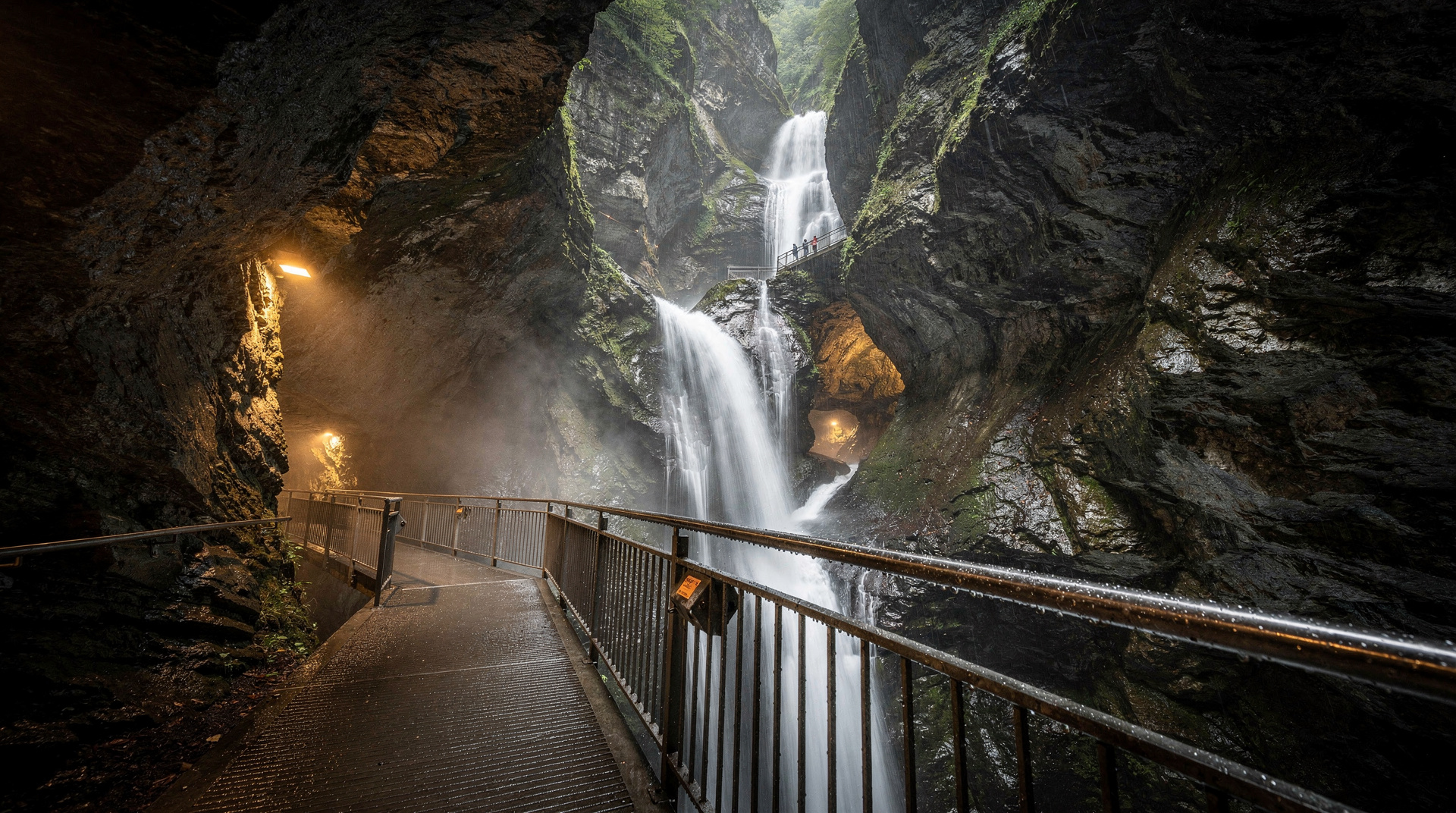 The Lauterbrunnen Valley: 72 waterfalls and one extraordinary place