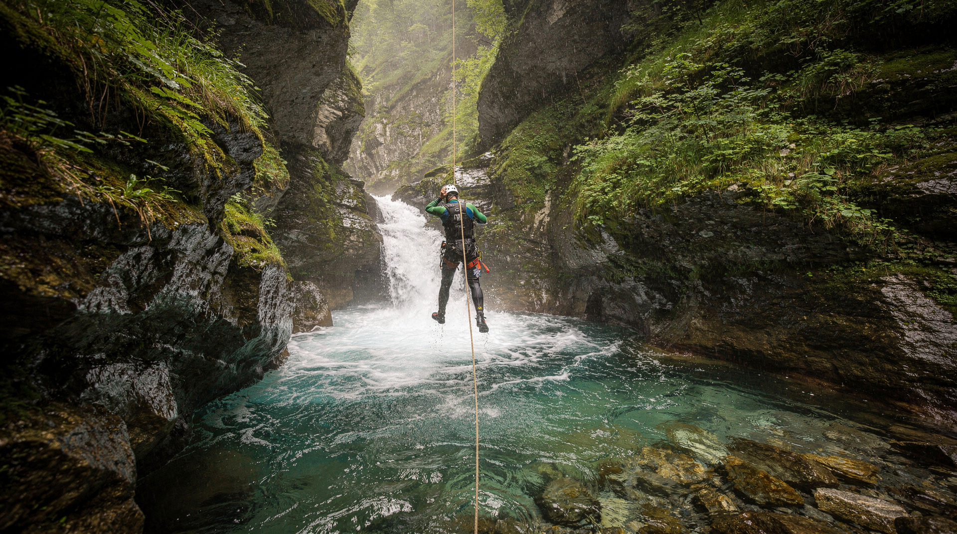 Canyoning in Switzerland: best spots, season & what to expect
